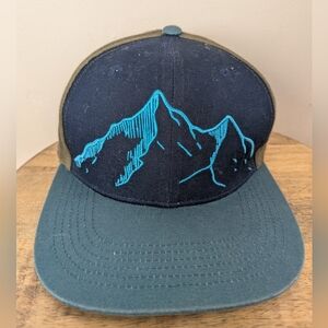 Cirque Mtn/Alta Flat Brim Hat/Trucker Hat, Multicolor Green & Blue